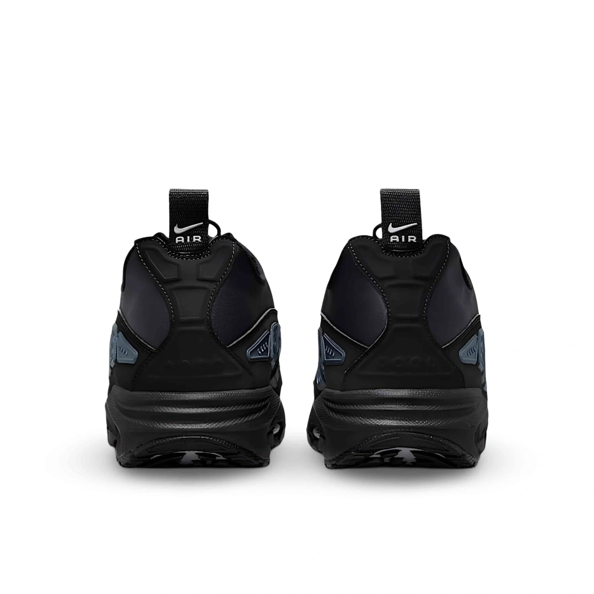 Nike Air Max Sunder in black and metallic silver.